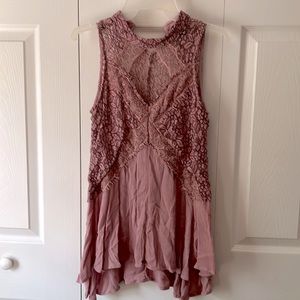 Daytrip Keyhole Lace Top